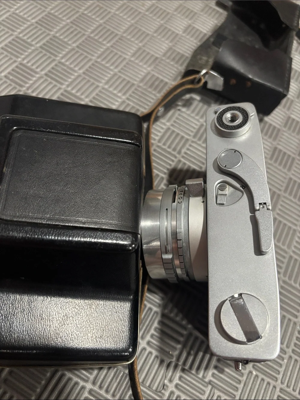 Vintage Bell&Howell Canon Canonet 19 35mm Camera with 45mm f/1.9 lens- Untested